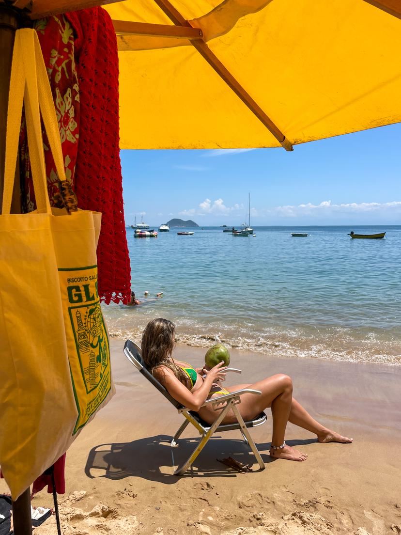 Inês na praia
